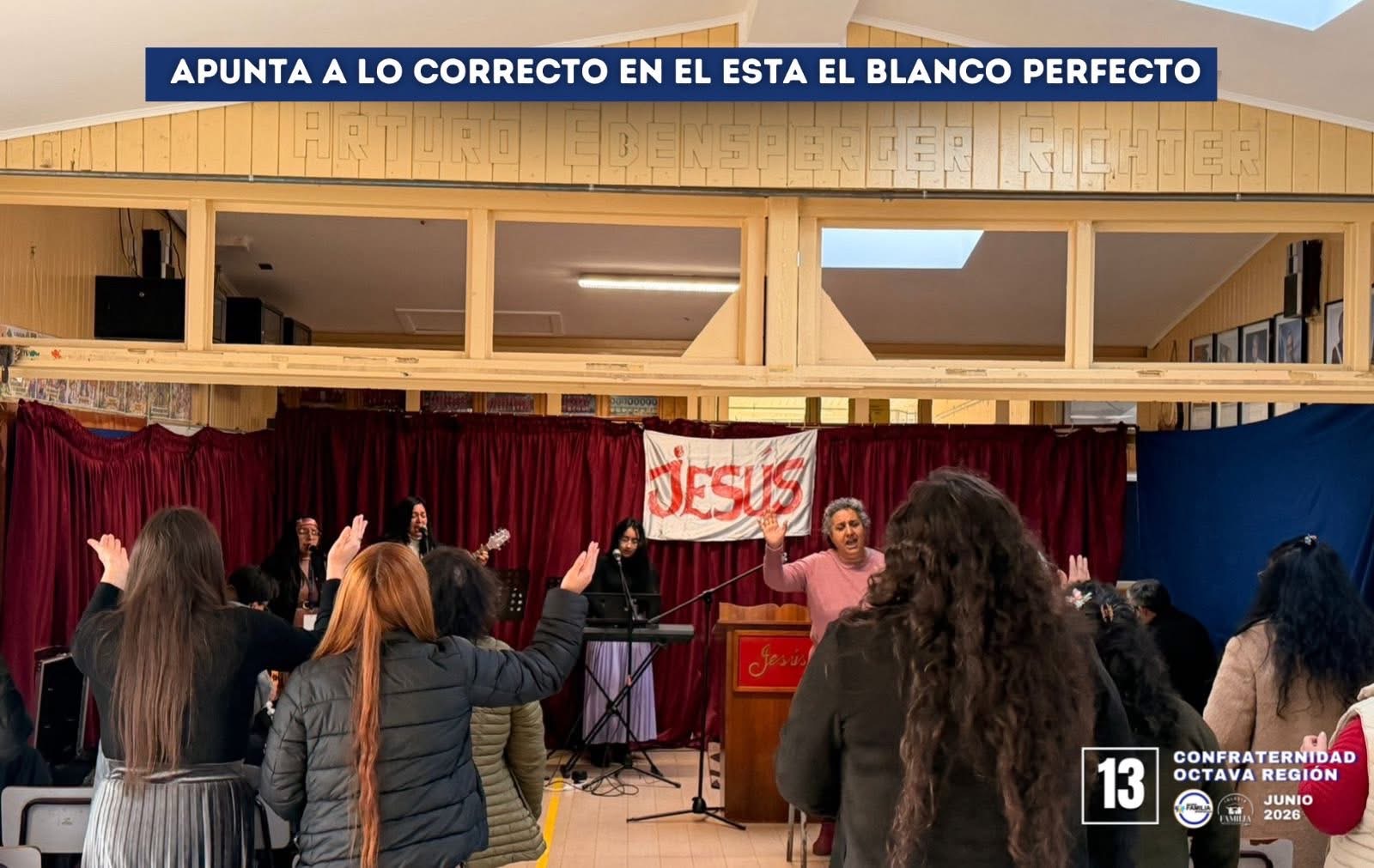 Mujeres adorando