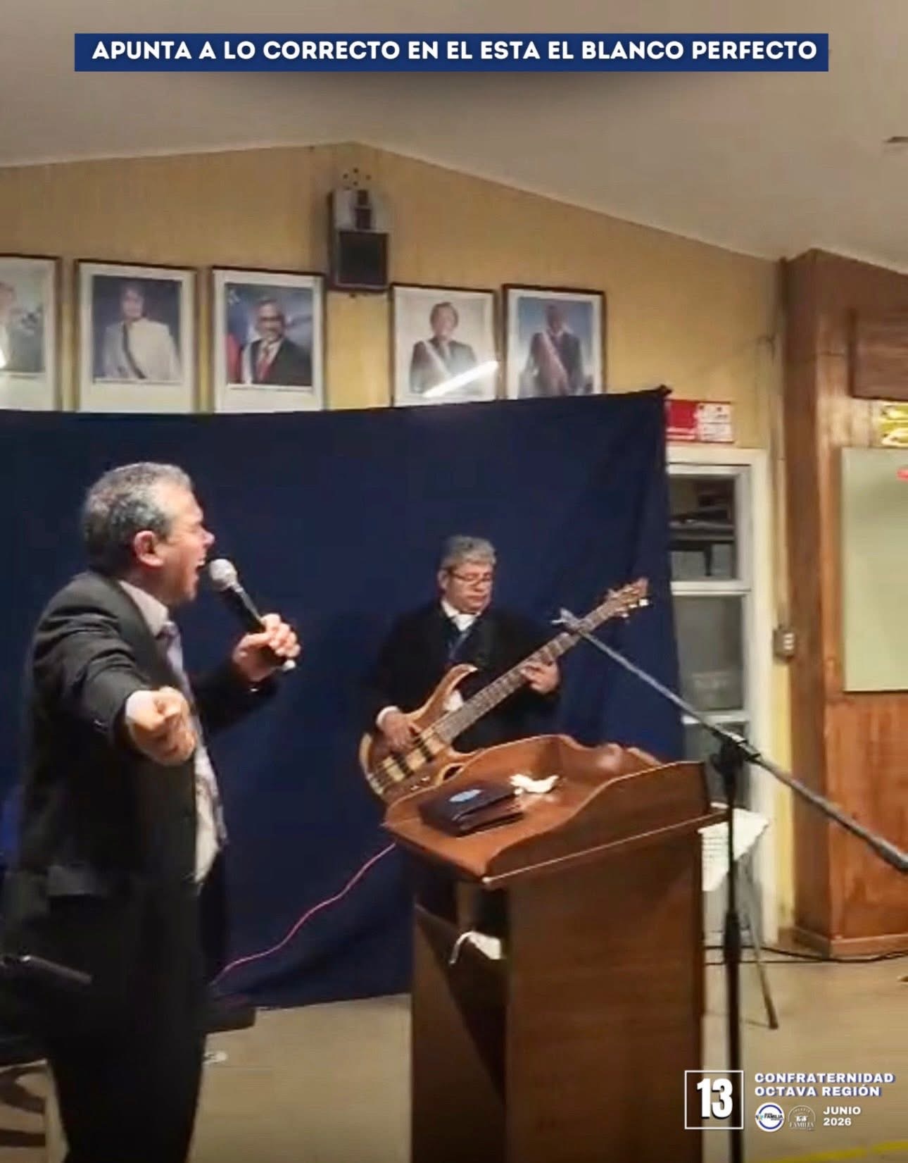 Pastor predicando